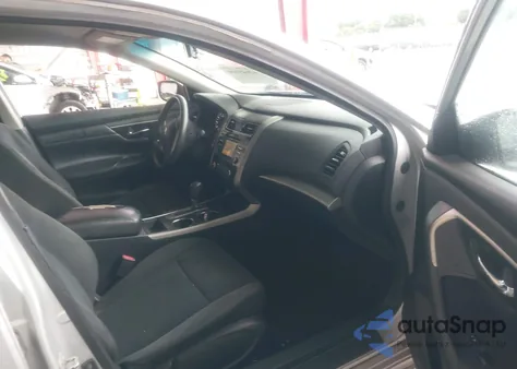 2015 Nissan Altima 2.5/2.5 S/2.5 Sl/2.5 Sv из США, поврежденный, VIN 1N4AL3AP0FC263059